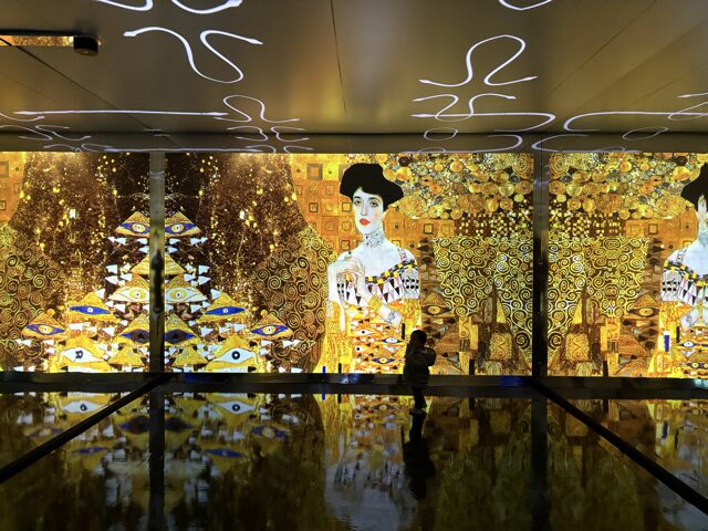 【子連れ美術展】MOVEUM横浜でクリムト。1歳児とデジタルアート体験記